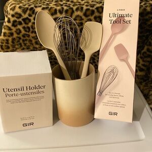 Brand NIB GIR utensil tool set and utensil holder